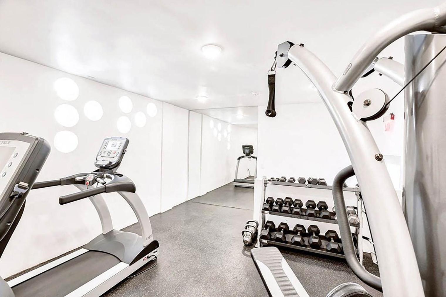 Blueground Hollywood Gym Near Walk Of Fame Lax-1217 Appartement